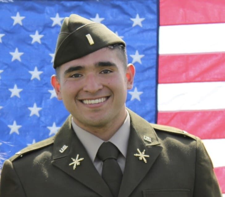 Headshot of Mario Treviño.